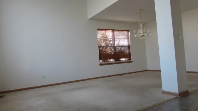 $389,000 | 21401 Prestwick Drive, Crest Hill, IL 60403