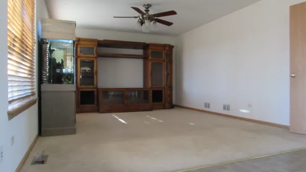 $384,900 | 21401 Prestwick Drive, Crest Hill, IL 60403