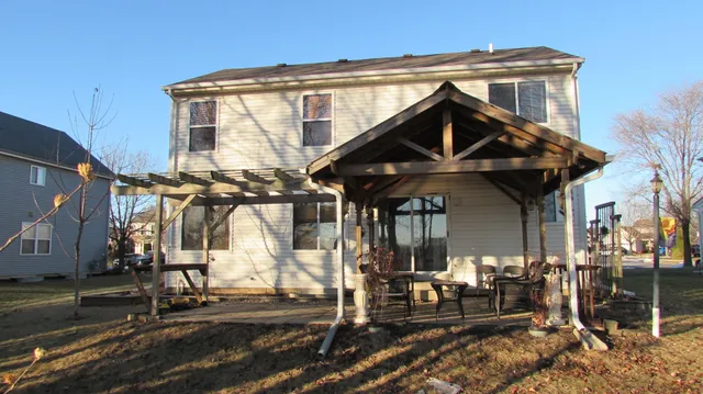 $389,000 | 21401 Prestwick Drive, Crest Hill, IL 60403