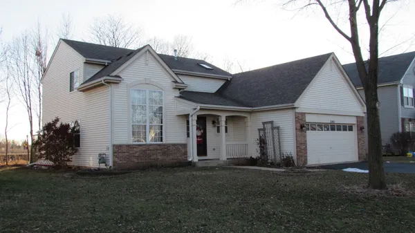 $384,900 | 21401 Prestwick Drive, Crest Hill, IL 60403