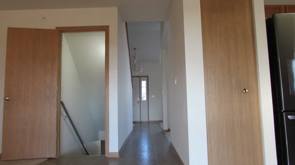 $384,900 | 21401 Prestwick Drive, Crest Hill, IL 60403