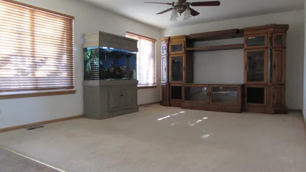 $384,900 | 21401 Prestwick Drive, Crest Hill, IL 60403