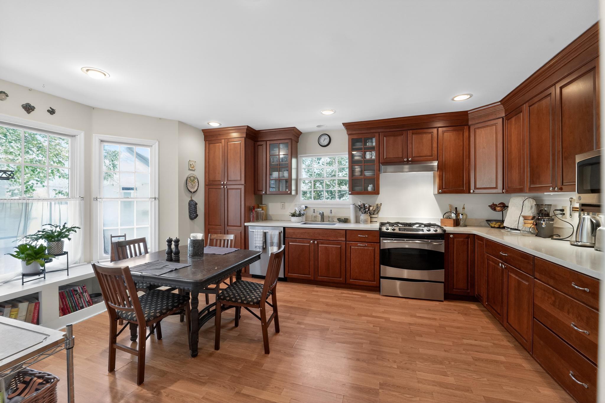 6 Hedge Row Road Princeton, NJ 08540 - Photo 15 of 32 Eat-in Kitchen