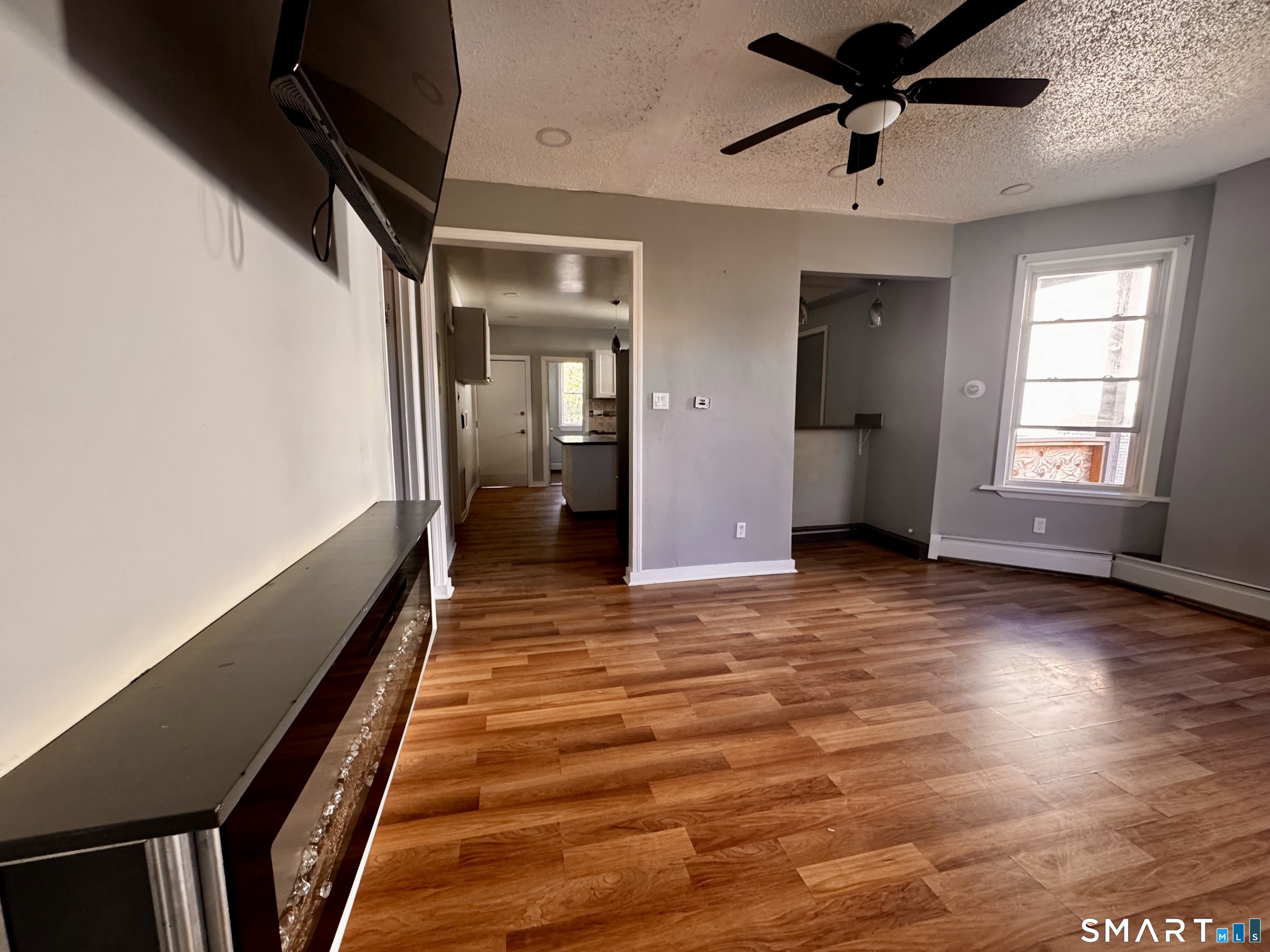 196 Russ Street Hartford, CT 06106 - Photo 9 of 22