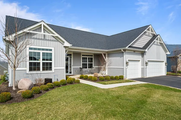 $1,195,000 | 1740 Cobblestone Ct Lake, Lake Geneva, WI 53147