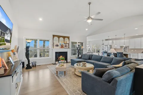 $1,195,000 | 1740 Cobblestone Ct Lake, Lake Geneva, WI 53147