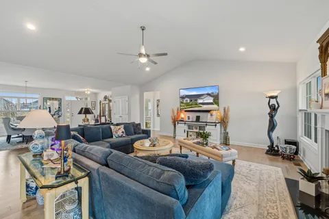 $1,195,000 | 1740 Cobblestone Ct Lake, Lake Geneva, WI 53147