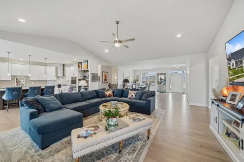 $1,195,000 | 1740 Cobblestone Ct Lake, Lake Geneva, WI 53147