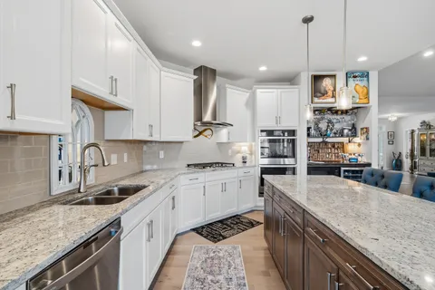 $1,195,000 | 1740 Cobblestone Ct Lake, Lake Geneva, WI 53147