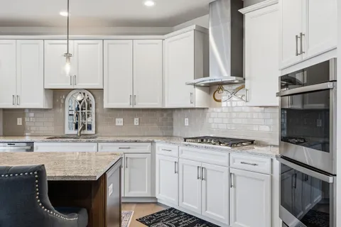 $1,195,000 | 1740 Cobblestone Ct Lake, Lake Geneva, WI 53147