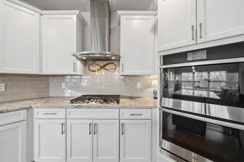 $1,195,000 | 1740 Cobblestone Ct Lake, Lake Geneva, WI 53147