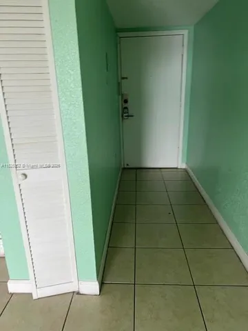 a view of a utility room