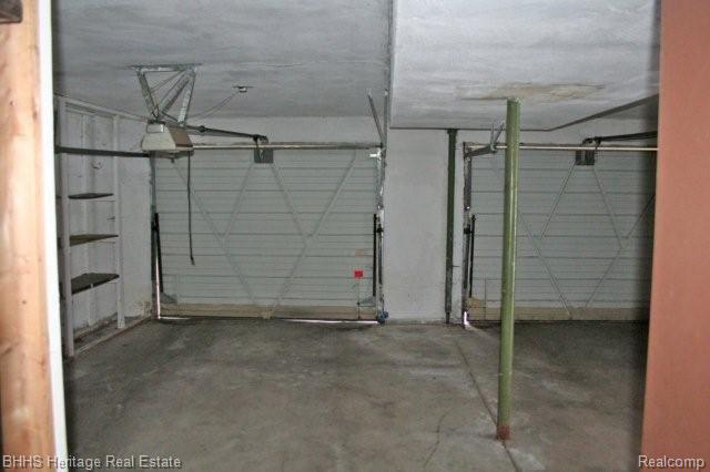 3901 Apple Ridge Brighton, MI 48114 - Photo 21 of 24 Garage