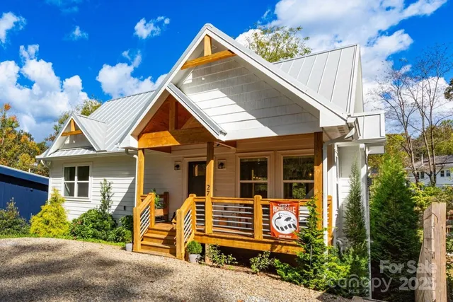 $775,000 | 27 Ruslan Dr., Asheville, NC 28806