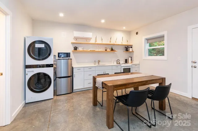 $775,000 | 27 Ruslan Dr., Asheville, NC 28806