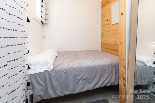 $775,000 | 27 Ruslan Dr., Asheville, NC 28806