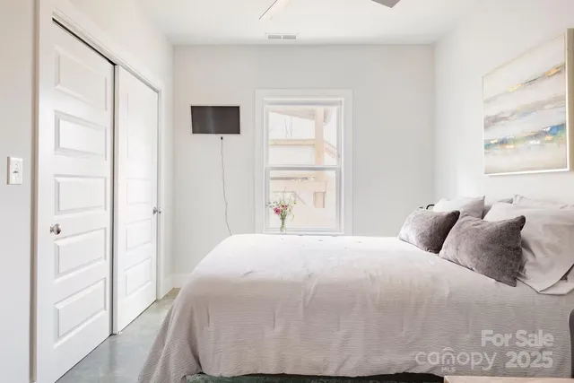 $775,000 | 27 Ruslan Dr., Asheville, NC 28806