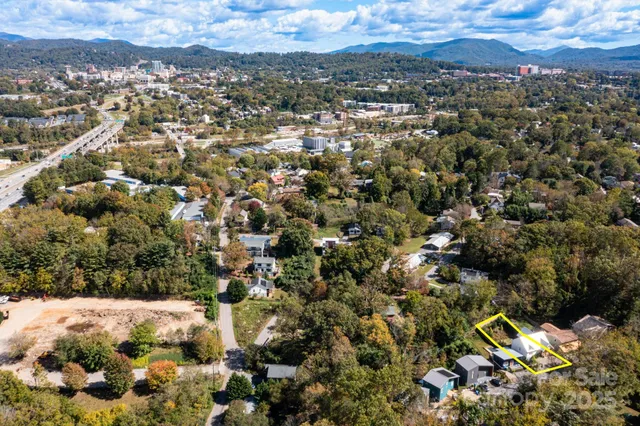 $775,000 | 27 Ruslan Dr., Asheville, NC 28806