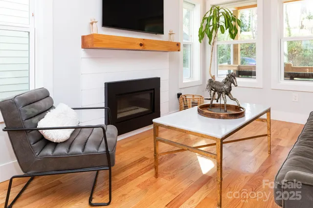 $775,000 | 27 Ruslan Dr., Asheville, NC 28806