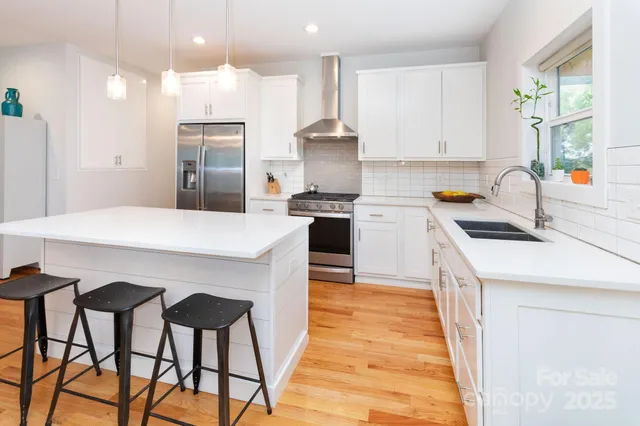 $775,000 | 27 Ruslan Dr., Asheville, NC 28806