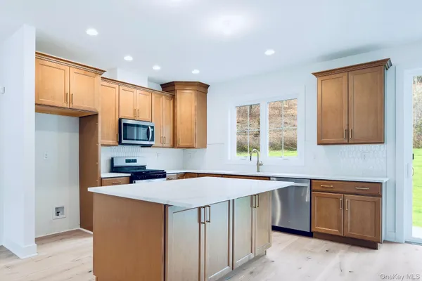 $569,900 | 4044 Chestnut Rdg Road, Fishkill, NY 12524