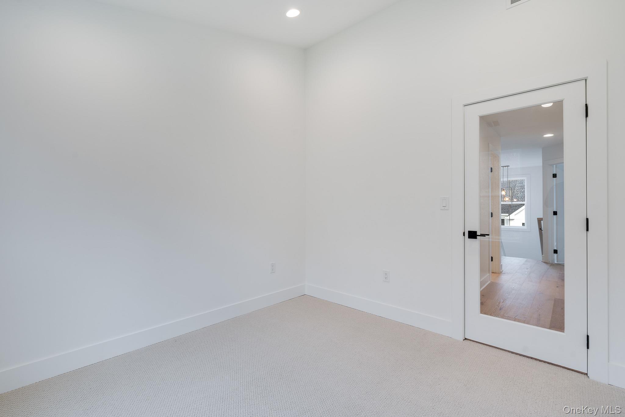 4044 Chestnut Rdg Road Fishkill, NY 12524 - Photo 19 of 26 an empty room with mirror