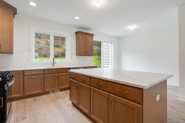 $569,900 | 4044 Chestnut Rdg Road, Fishkill, NY 12524