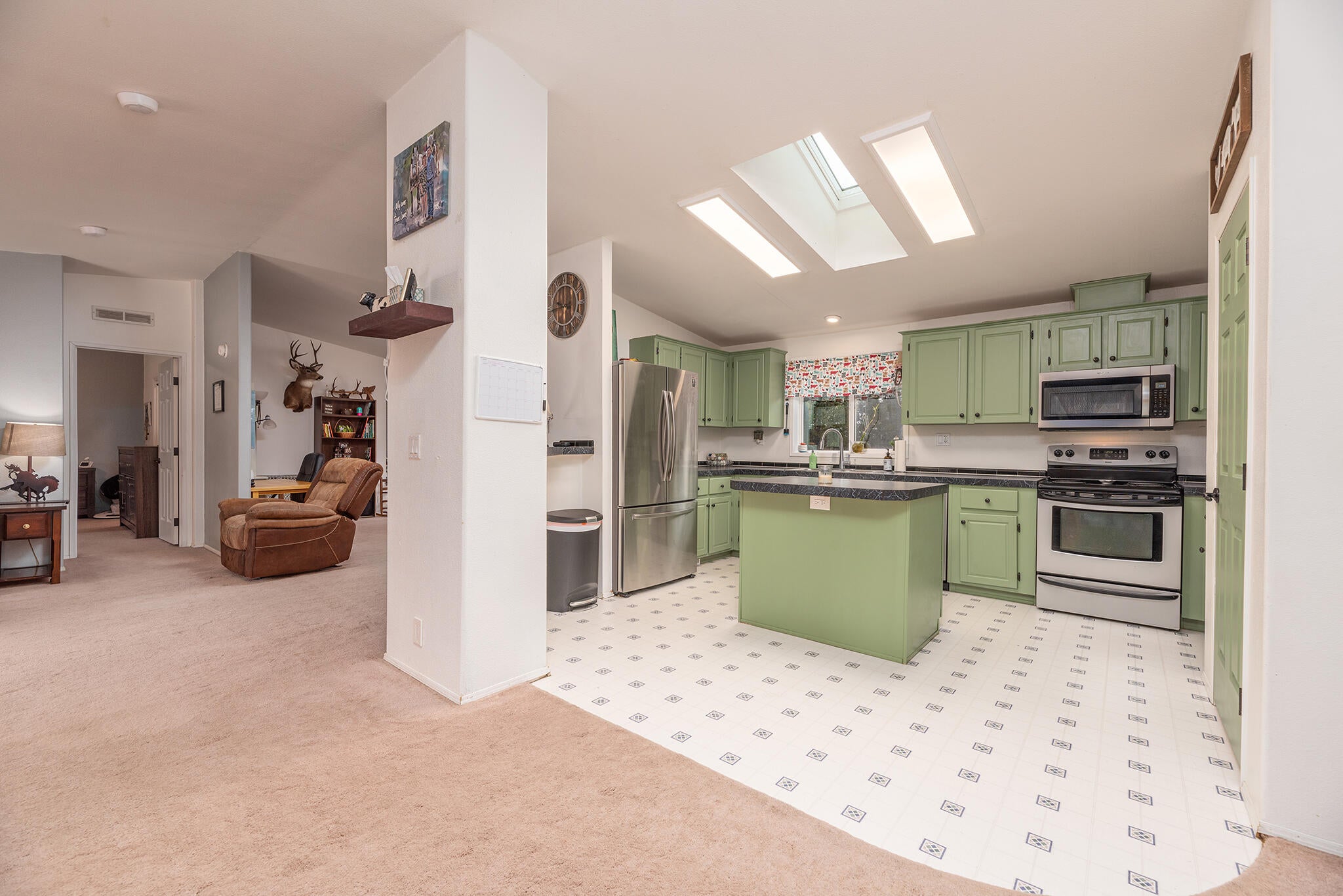 54732 Huntington Road Bend, OR 97707 - Photo 9 of 45 54732HuntingtonRd-2-MLS- (29)