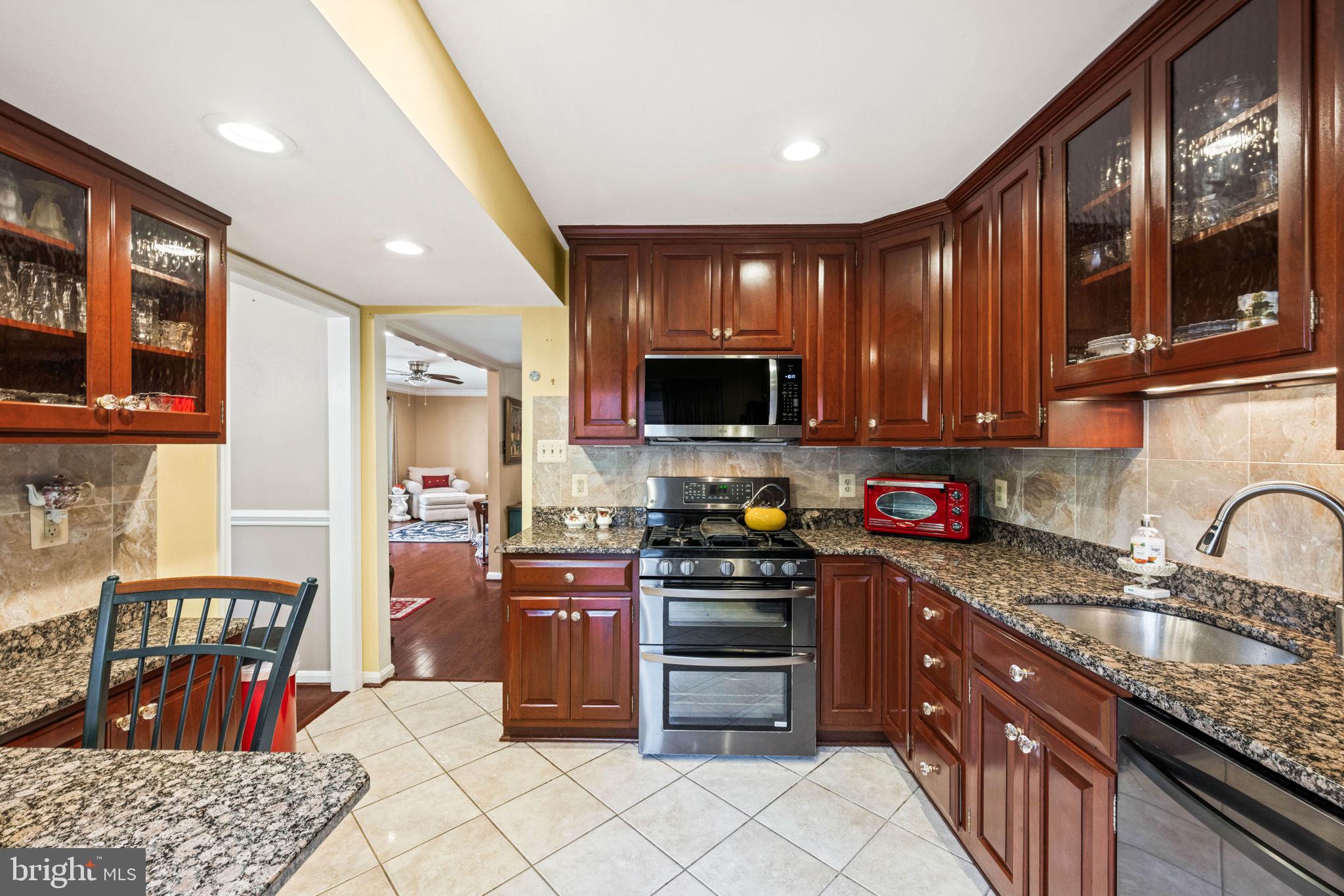 6813 Landor Lane Springfield, VA 22152 - Photo 20 of 60