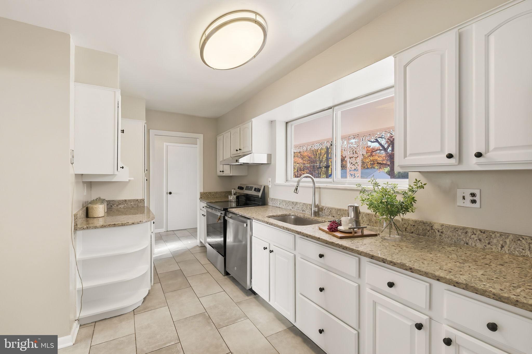 2031 Henderson Avenue Silver Spring, MD 20902 - Photo 11 of 39 All new stainless appliances!