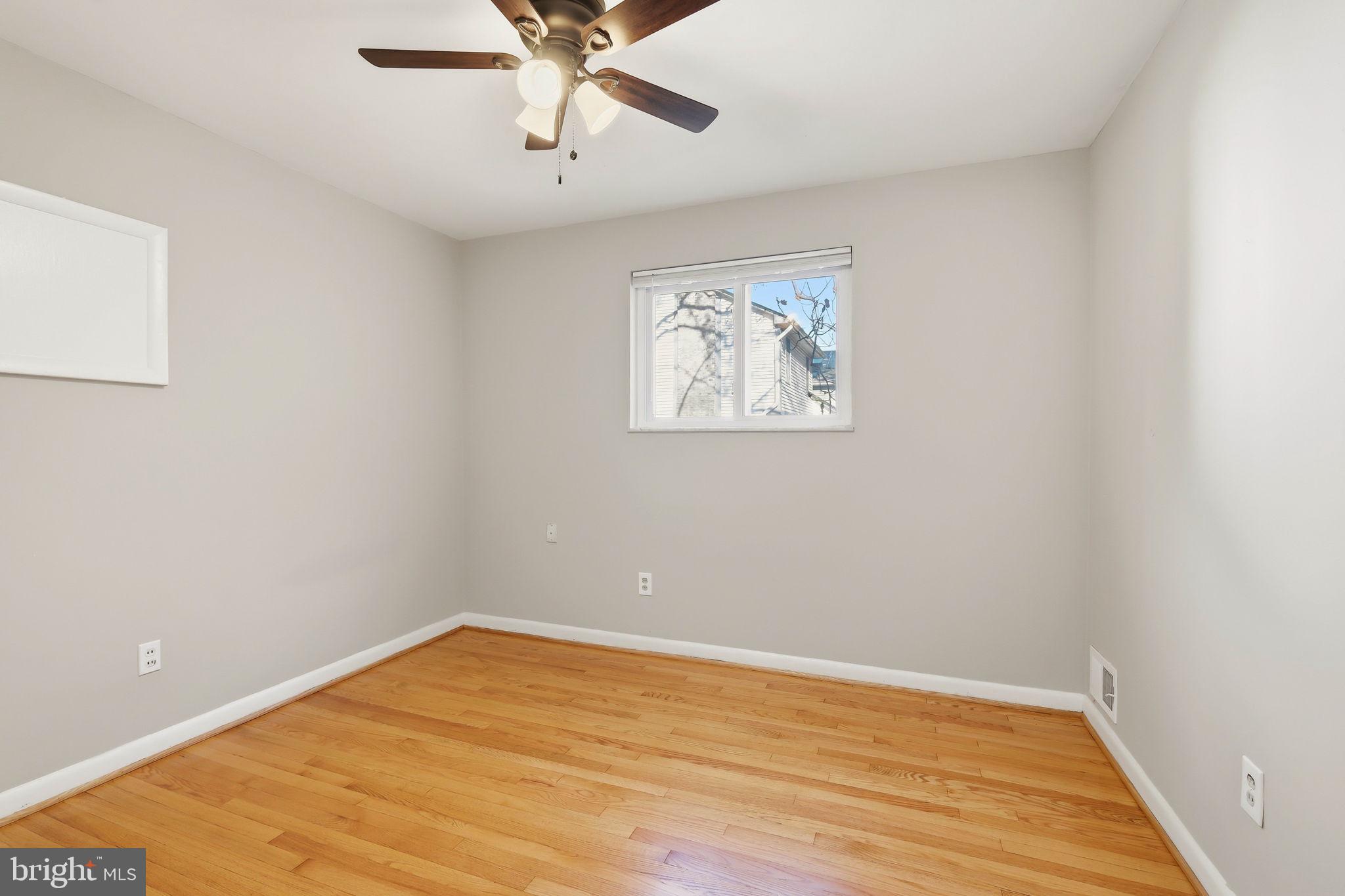 2031 Henderson Avenue Silver Spring, MD 20902 - Photo 20 of 39 Bedroom 3