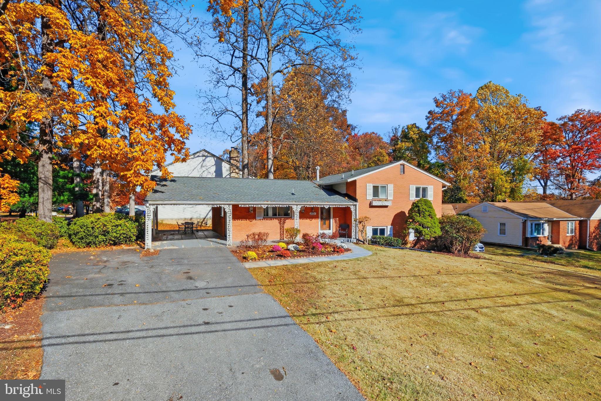 2031 Henderson Avenue Silver Spring, MD 20902 - Photo 3 of 39 New Roof in 2024!