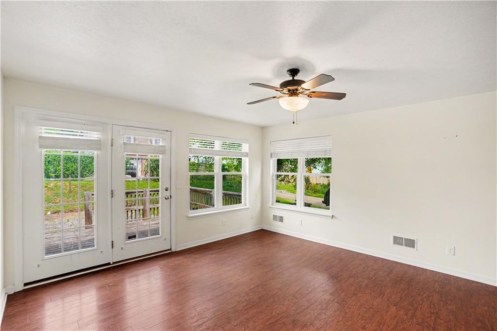 618 Locust Street Coraopolis, PA 15108 - Photo 6 of 20