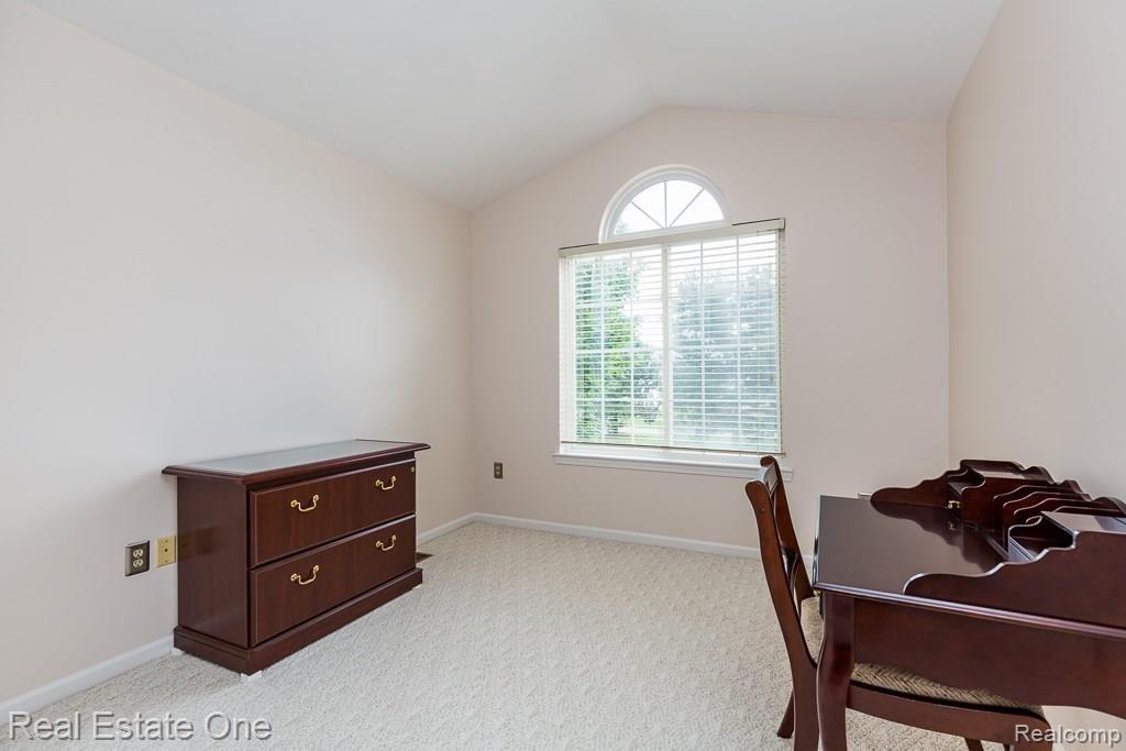 4694 Covington Court Rochester, MI 48306 - Photo 16 of 29 Covington MLS-W018.jpg