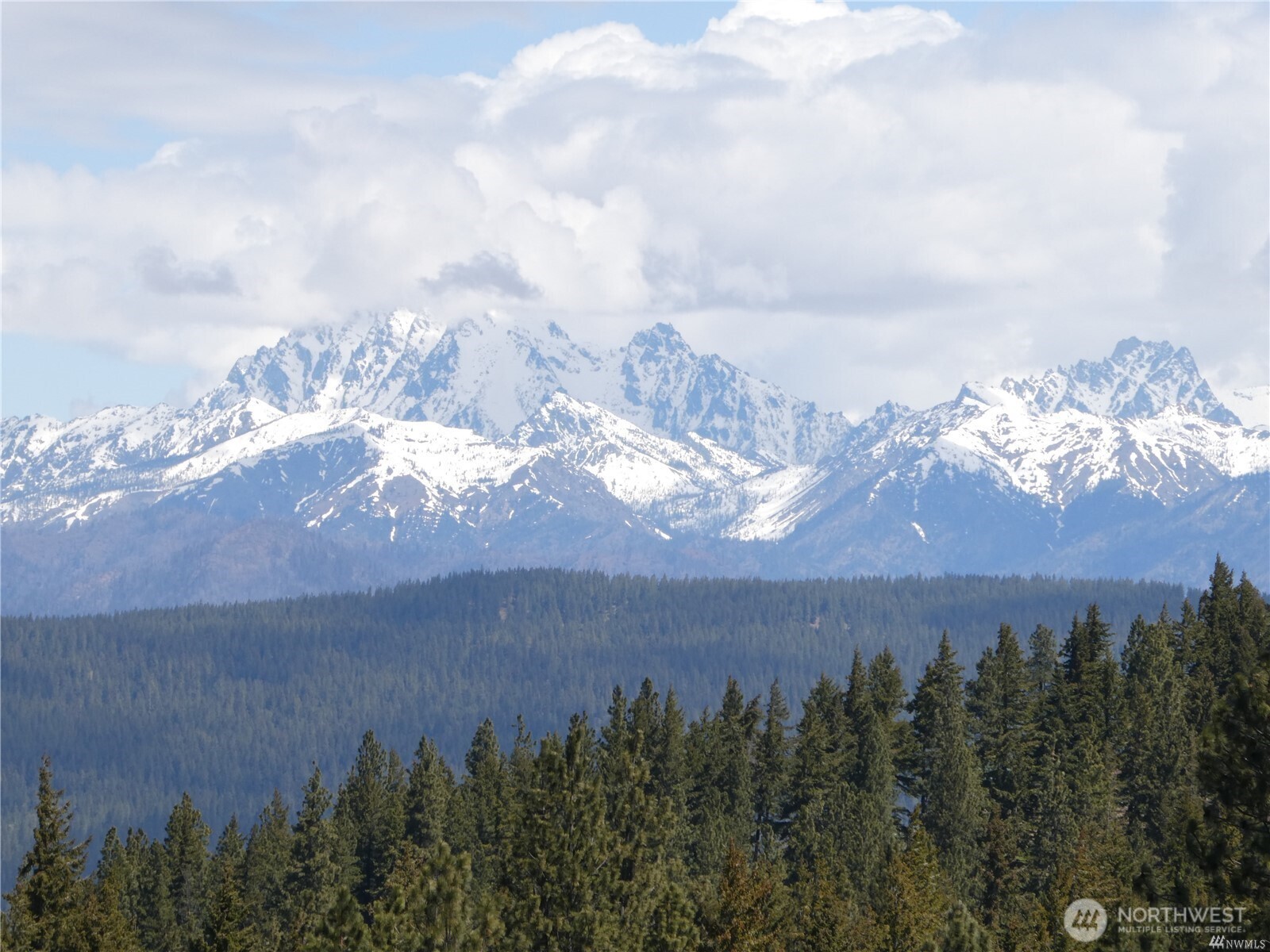 831 Horse Heaven Road Cle Elum, WA 98922 - Photo 3 of 32 a view of a sky