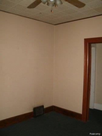 77 Leroy Street River Rouge, MI 48218 - Photo 17 of 25 17-DINING ROOM 2.JPG