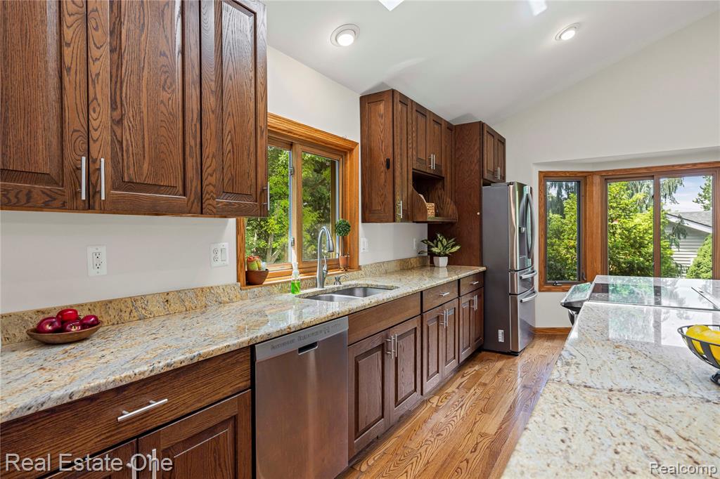 9611 Klais Road Clarkston, MI 48348 - Photo 17 of 44