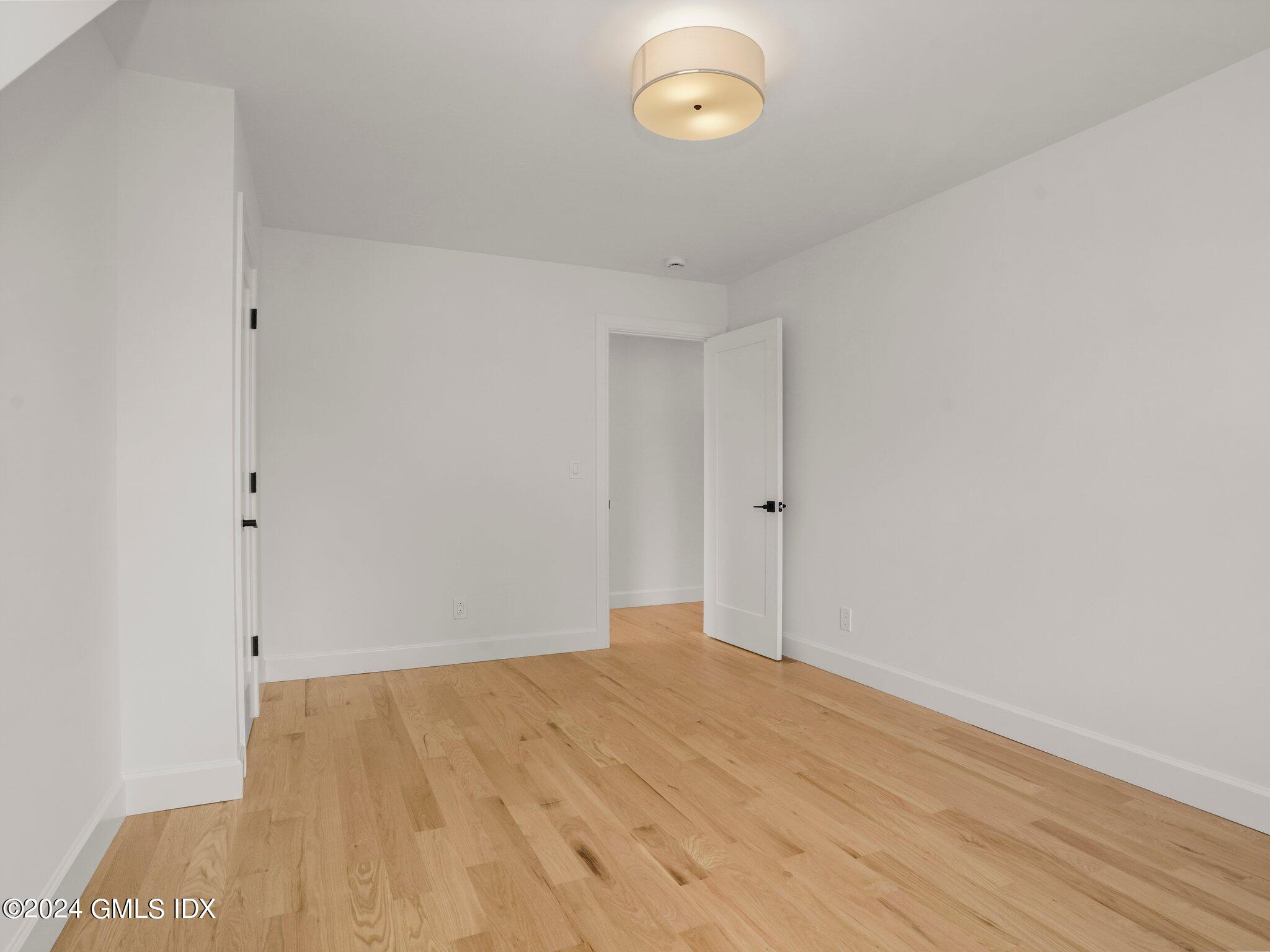 14 Rockland Place Greenwich, CT 06831 - Photo 31 of 54 31-web-or-mls-14-rockland-pl