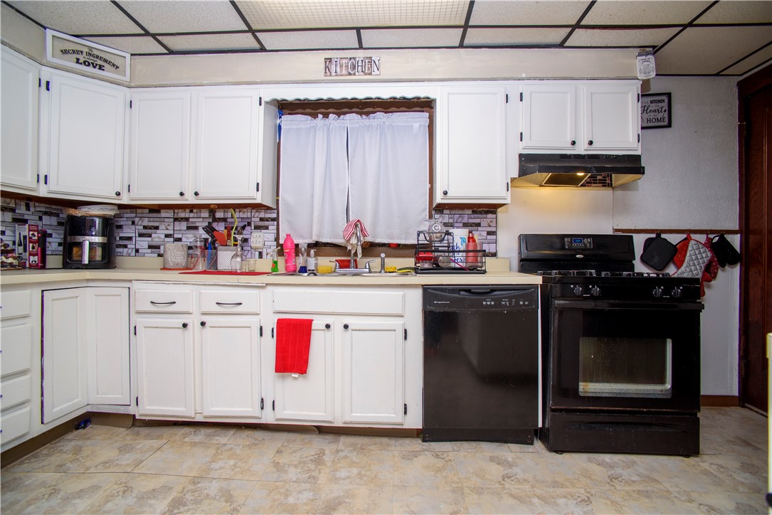 20 Raeburn Avenue Rochester, NY 14619 - Photo 10 of 23 Eat in Kitchen