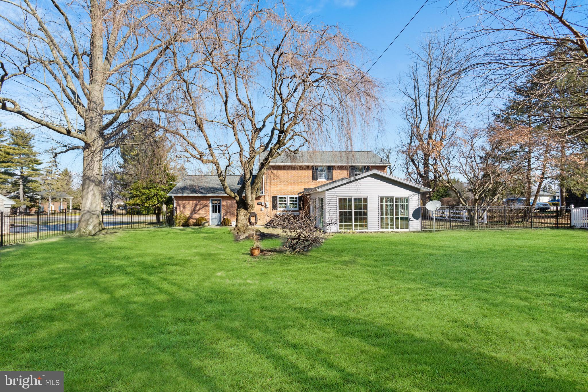 281 Grant Drive Hanover, PA 17331 - Photo 4 of 41