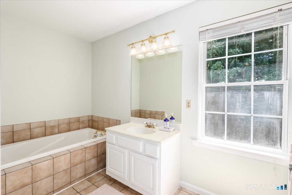 105 Secret Hollow Road Monroe, CT 06468 - Photo 20 of 37