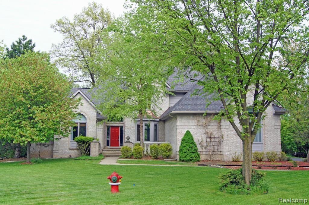 1794 Fox Run Rochester Hills, MI 48306 - Photo 2 of 36