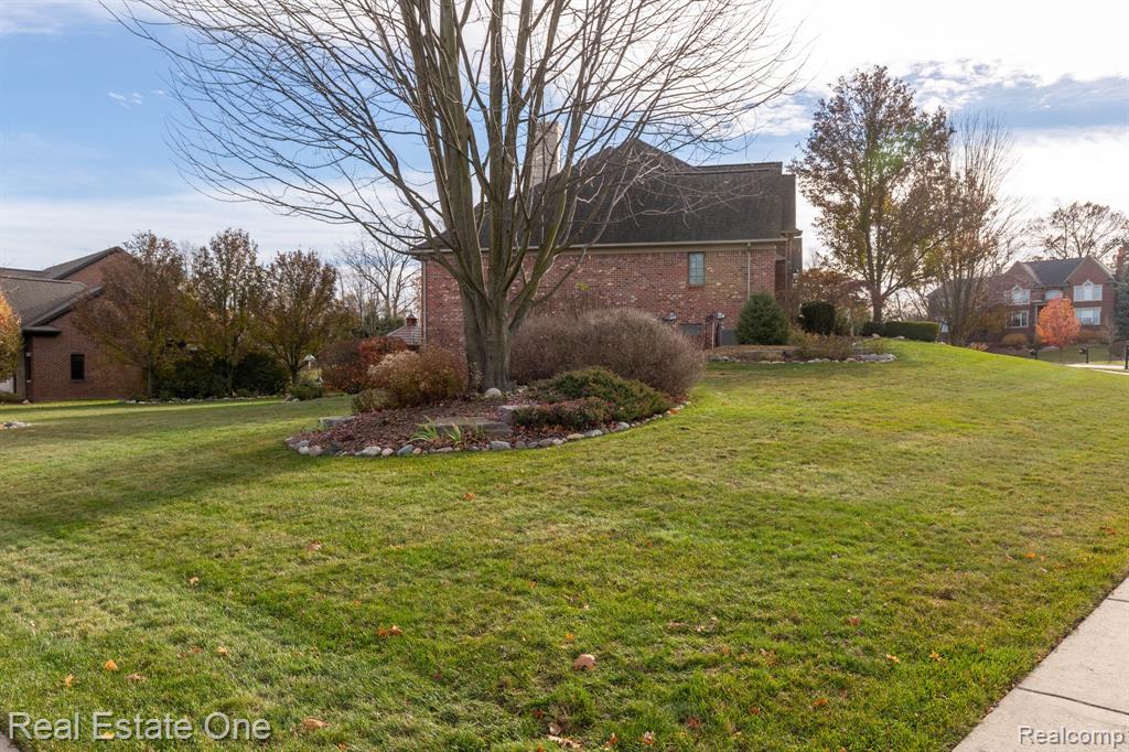 658 Langley Road Rochester Hills, MI 48309 - Photo 11 of 55