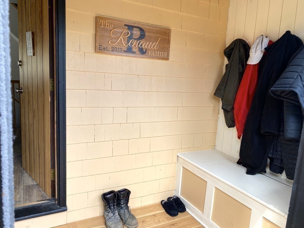 95 Franklin Street Douglas, MA 01516 - Photo 9 of 40 a view of walk in closet