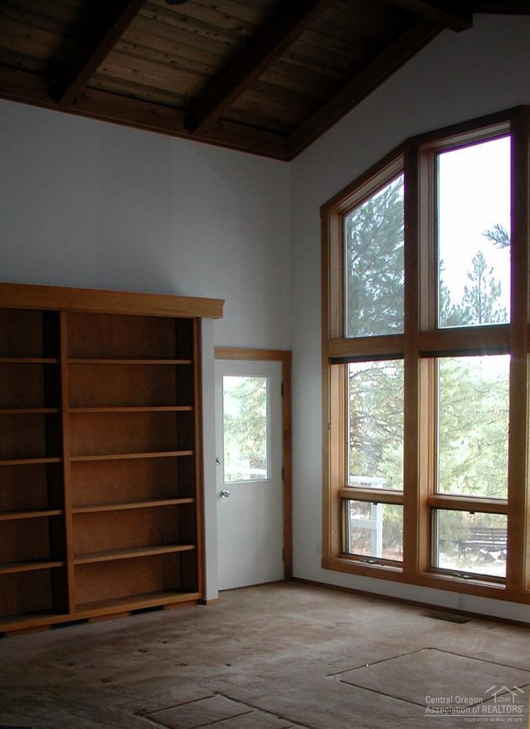 60090 East Ridgeview Drive Bend, OR 97702 - Photo 5 of 13 Vaults and built ins in Living Room.