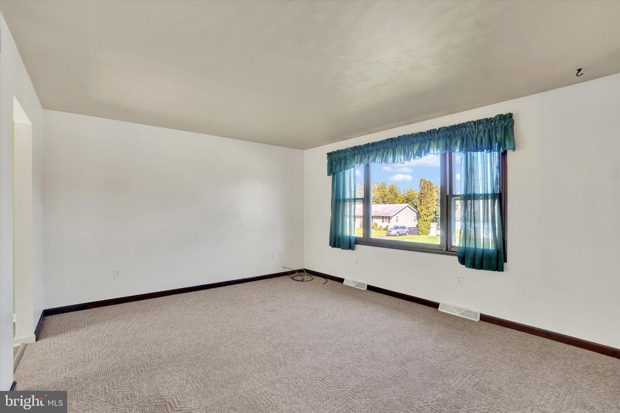 3490 Kingston Road York, PA 17402 - Photo 7 of 27 Gallery Image 7