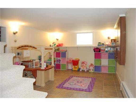140 Wrentham Road Bellingham, MA 02019 - Photo 14 of 18 Gallery Image 14