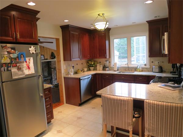 140 Wrentham Road Bellingham, MA 02019 - Photo 3 of 18 Gallery Image 3