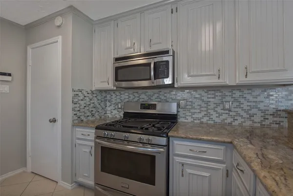 $2,150 | 13715 Ludgate Pass, Houston, TX 77034