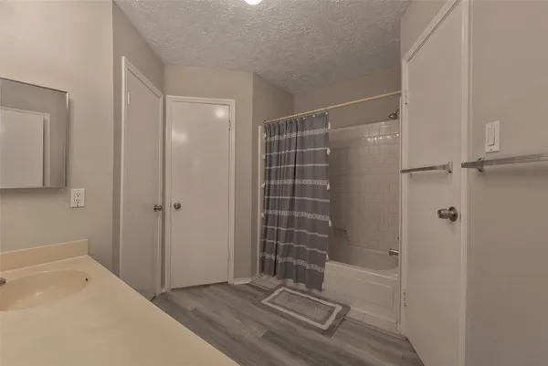 $2,150 | 13715 Ludgate Pass, Houston, TX 77034